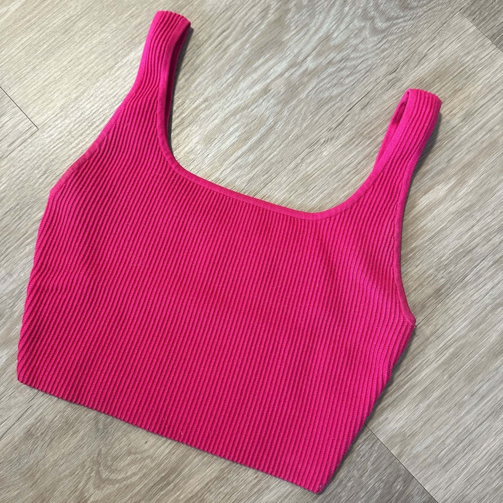 Babaton Fuchsia Ribbed Crop Top